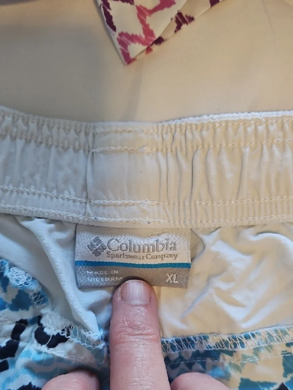 Pair Womena Columbia Nylon Shorts XL - Picture 2 of 5
